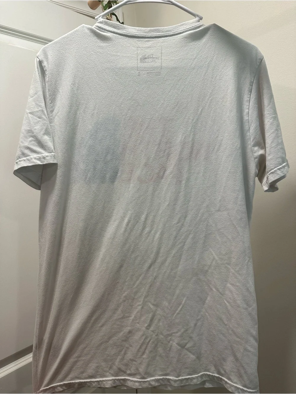 The North Face White Short Sleeve Tee with Red Logo & Blue Star Graphic / imperf